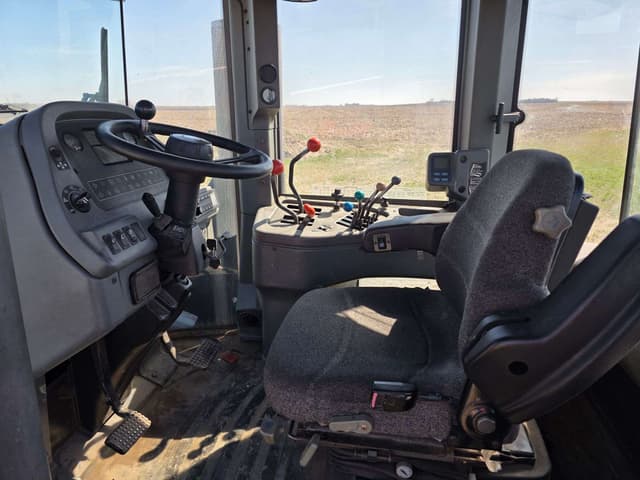 Image of New Holland 9682 equipment image 3