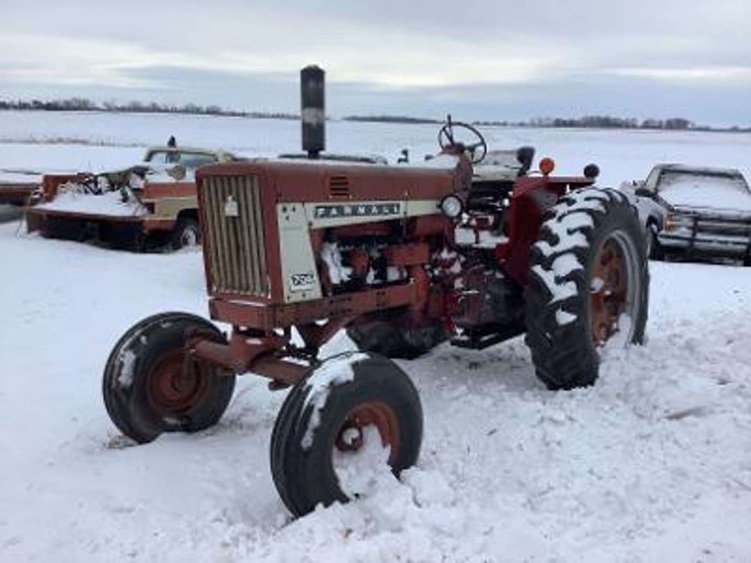 Image of Farmall 706 Primary image