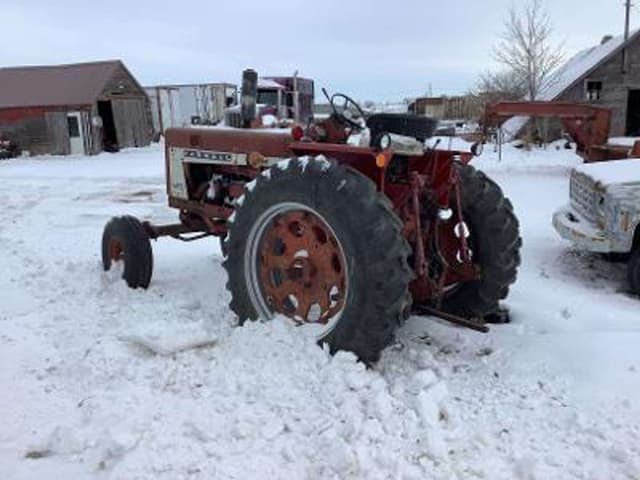 Image of Farmall 706 equipment image 2