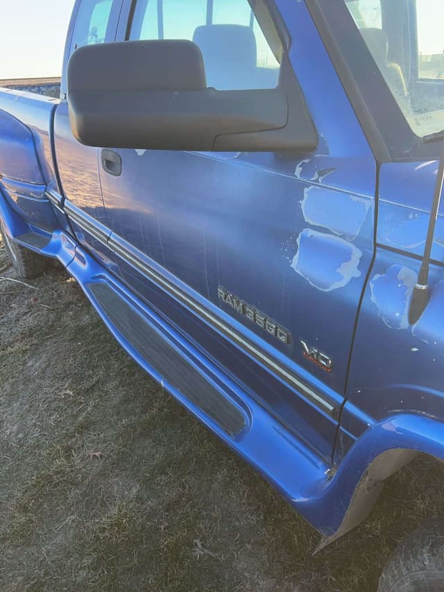 Image of Dodge Ram 3500 equipment image 3