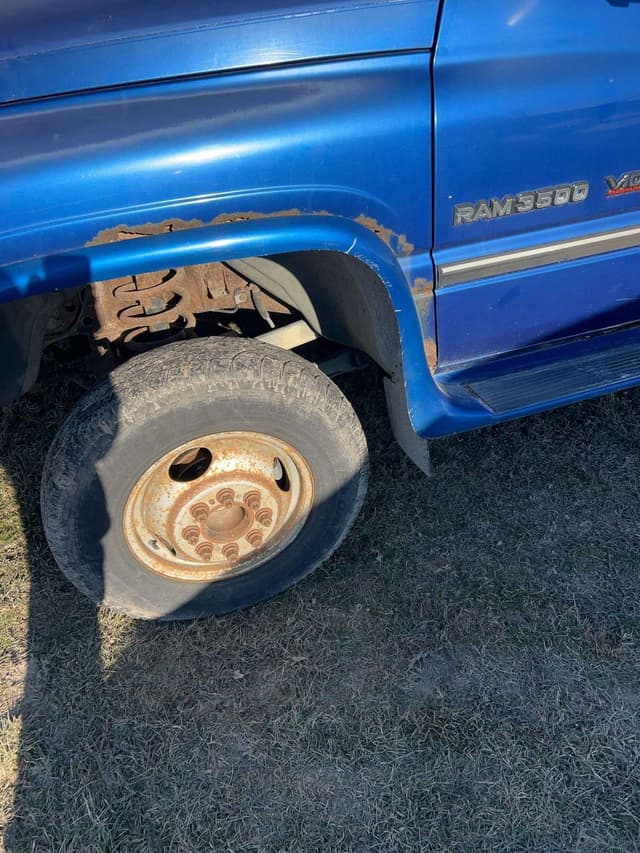 Image of Dodge Ram 3500 equipment image 4