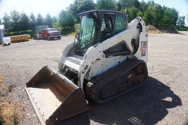 Image of Bobcat T190 equipment image 3