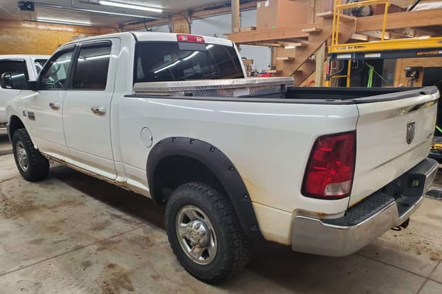 Image of Dodge Ram 2500 equipment image 2