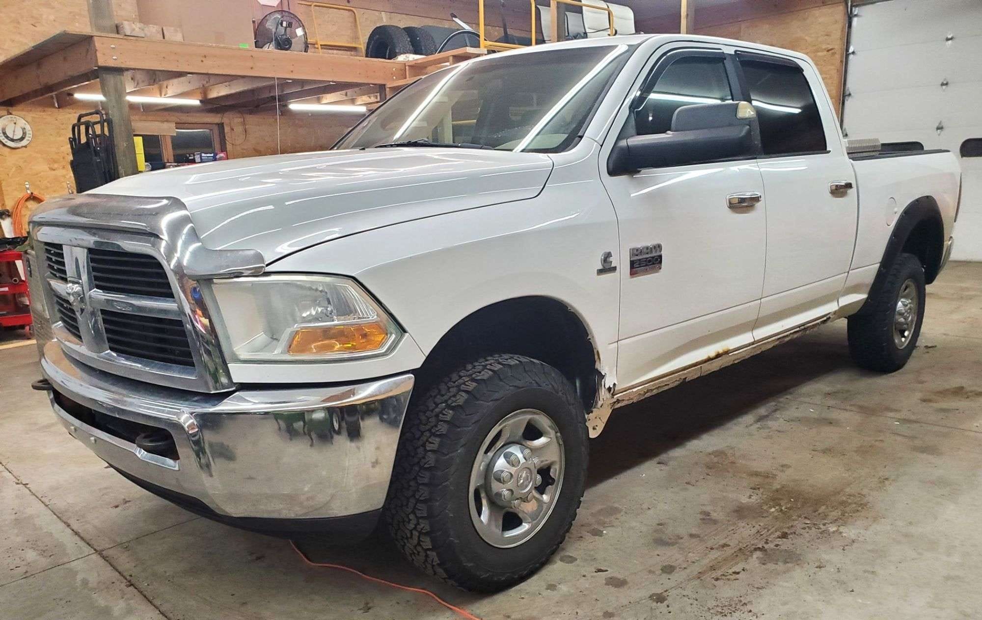 2011 Dodge Ram 2500 Equipment Image0