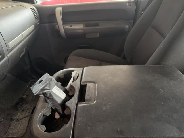 Image of Chevrolet Silverado equipment image 4