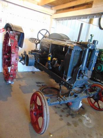 1935 Farmall F-12 Equipment Image0