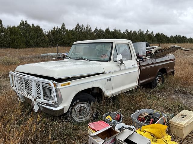 Image of Ford F-150 equipment image 1