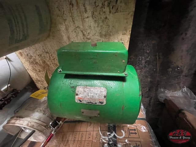 Image of Peterbilt 386 equipment image 2