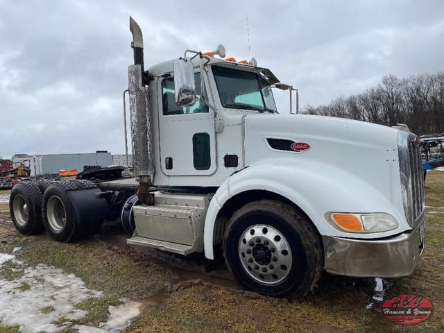 Image of Peterbilt 386 equipment image 4