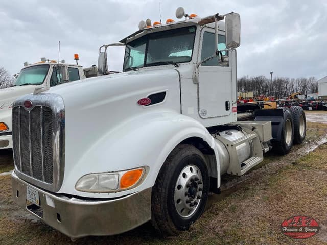 Image of Peterbilt 386 equipment image 1