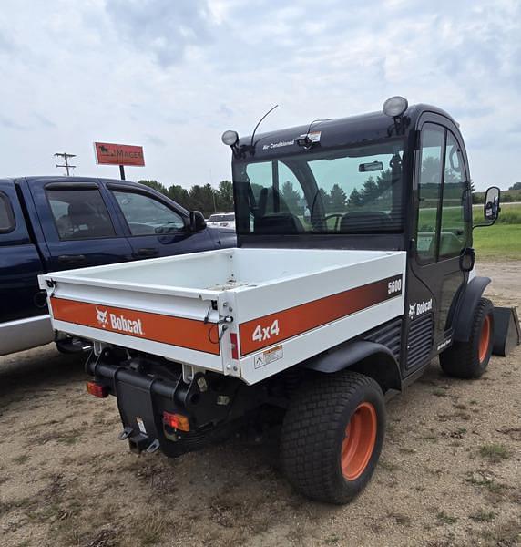 Image of Bobcat Toolcat 5600 equipment image 3