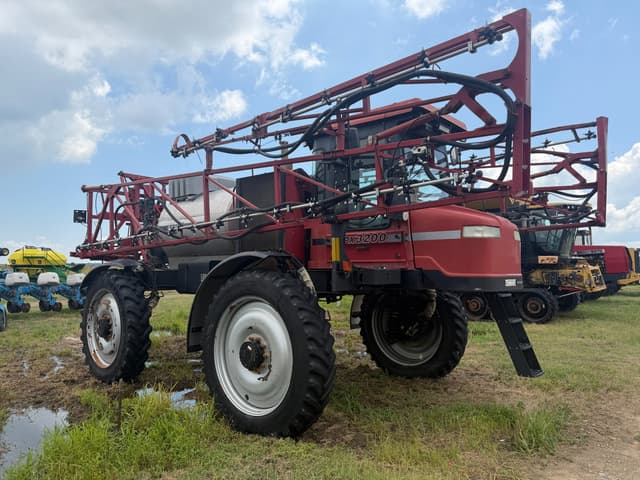Image of Case IH SPX3200 equipment image 1