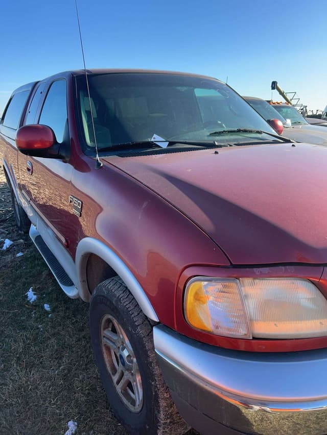 Image of Ford F-150 equipment image 2