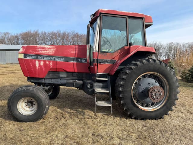 Image of Case IH 7110 equipment image 1
