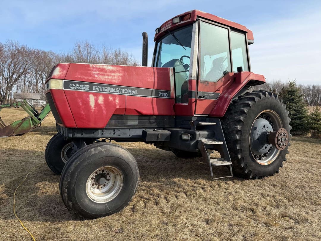 Image of Case IH 7110 Primary image