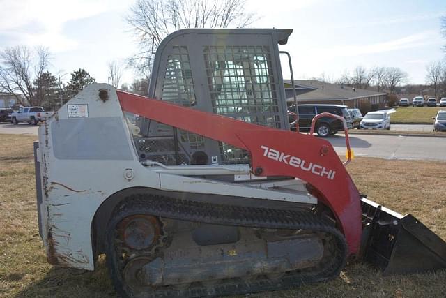 Image of Takeuchi TL10 equipment image 3