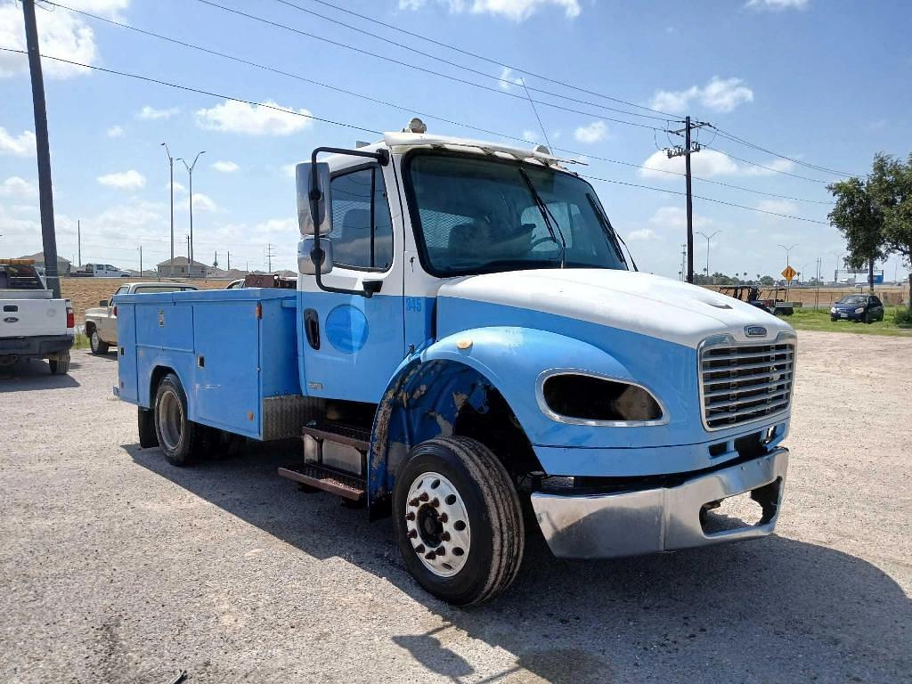 Image of Freightliner M2 Primary image