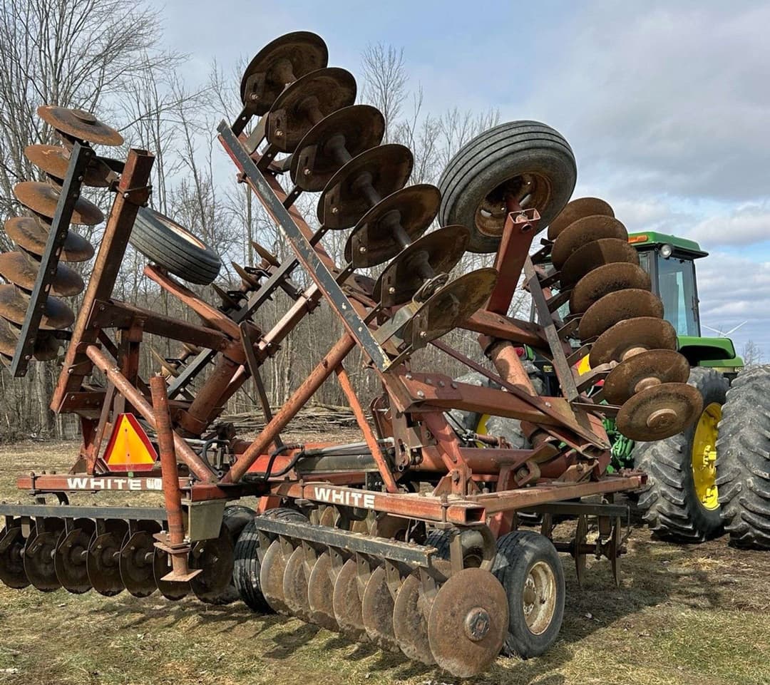 Image of White 271 Image 1