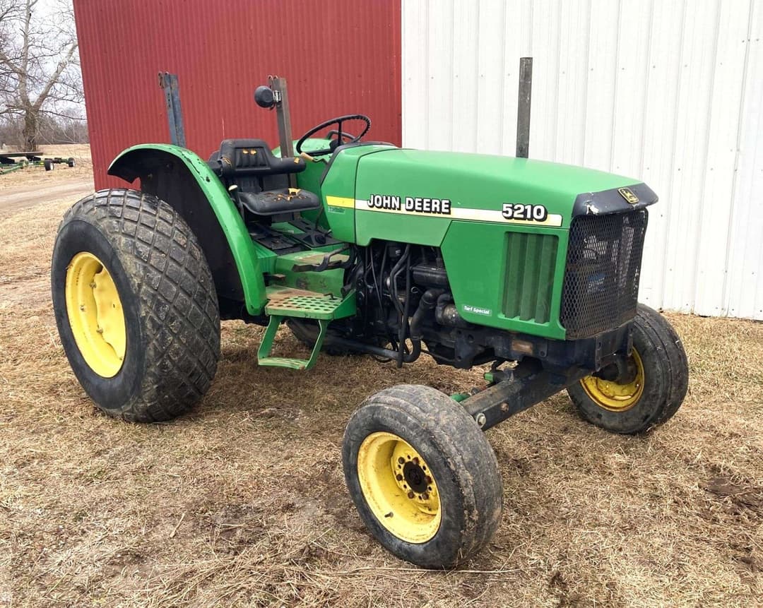 Image of John Deere 5210 Image 0
