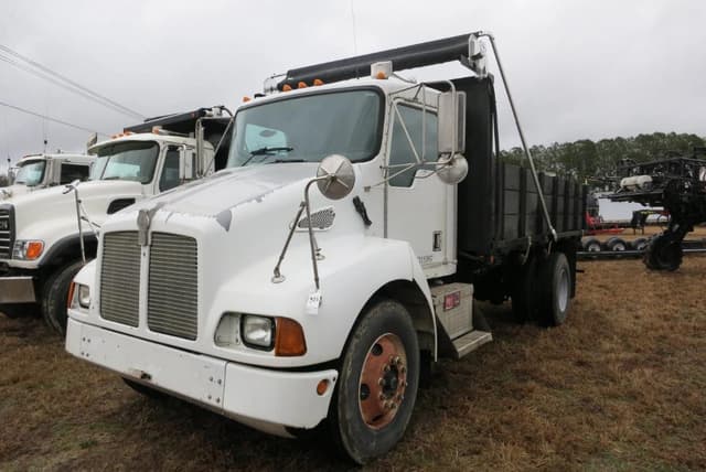 Image of Kenworth T-300 equipment image 2