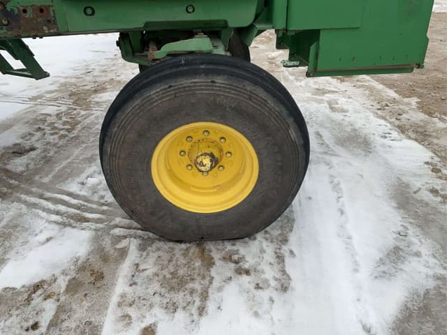 Image of John Deere 4640 equipment image 2