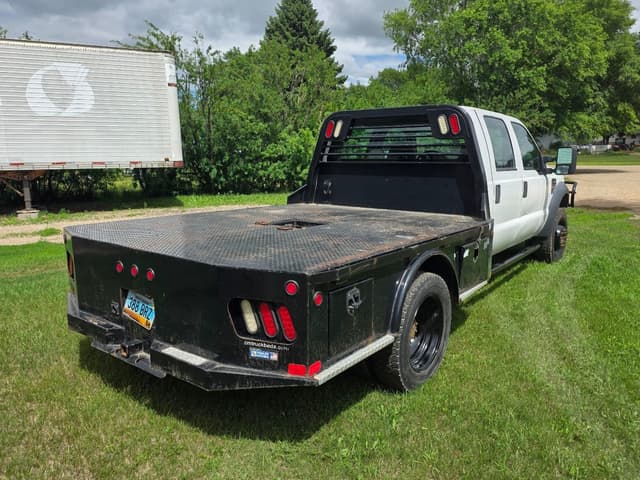 Image of Ford F-550 equipment image 4