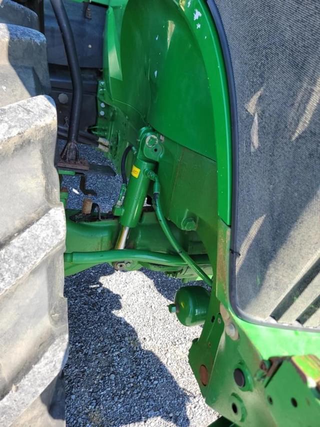 Image of John Deere 7200R equipment image 4