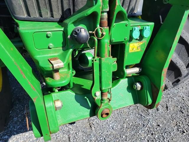 Image of John Deere 7200R equipment image 3