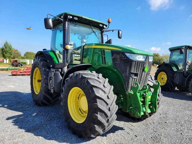Image of John Deere 7200R equipment image 1