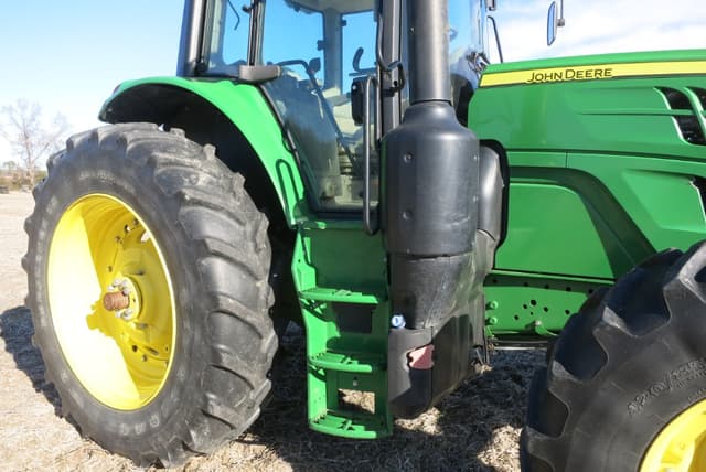 Image of John Deere 6155M equipment image 3