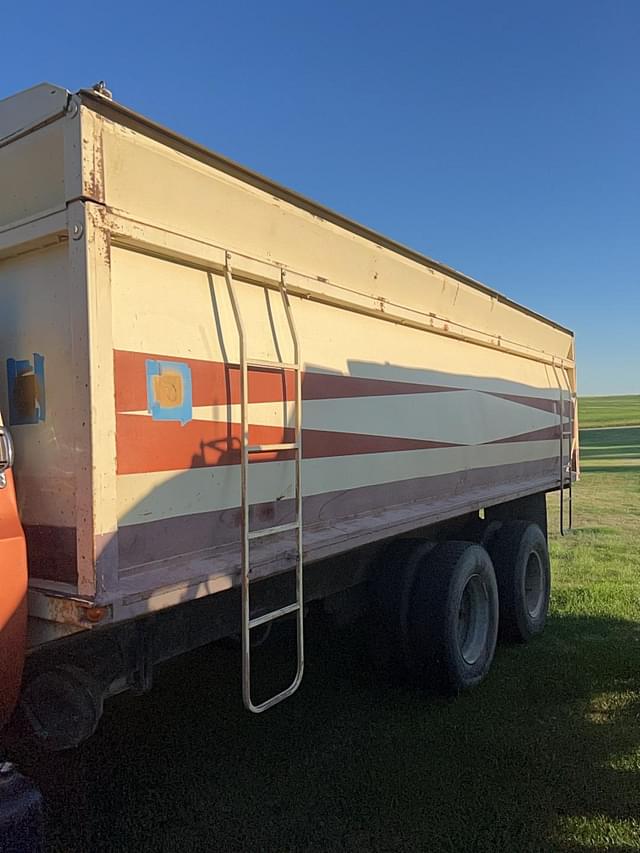 Image of Chevrolet C65 equipment image 4