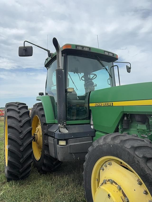 Image of John Deere 8300 equipment image 4