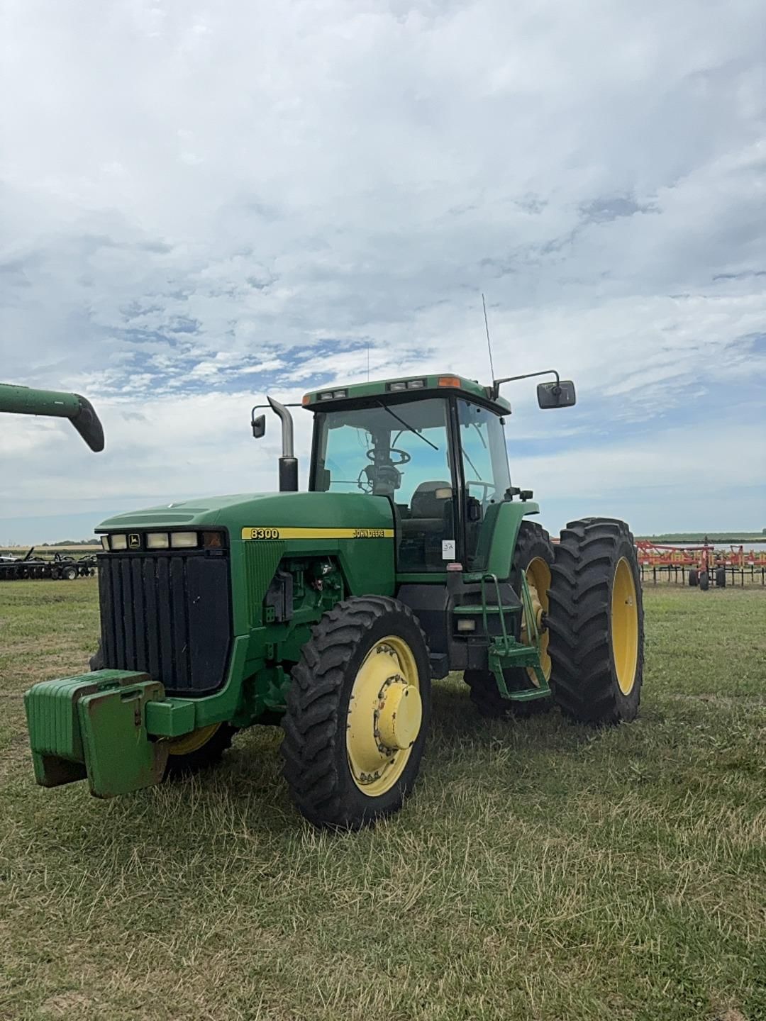 John Deere 8300 Equipment Image0