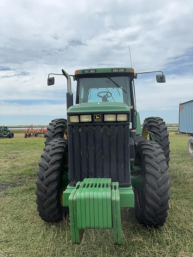 Image of John Deere 8300 equipment image 1