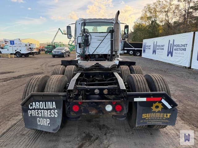 Image of International Prostar Plus equipment image 4