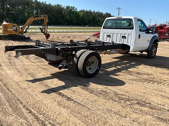 Image of Ford F-550 equipment image 4