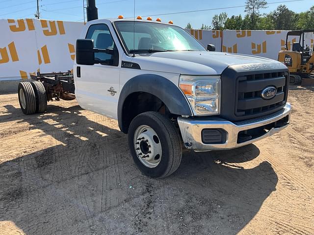 Image of Ford F-550 equipment image 2