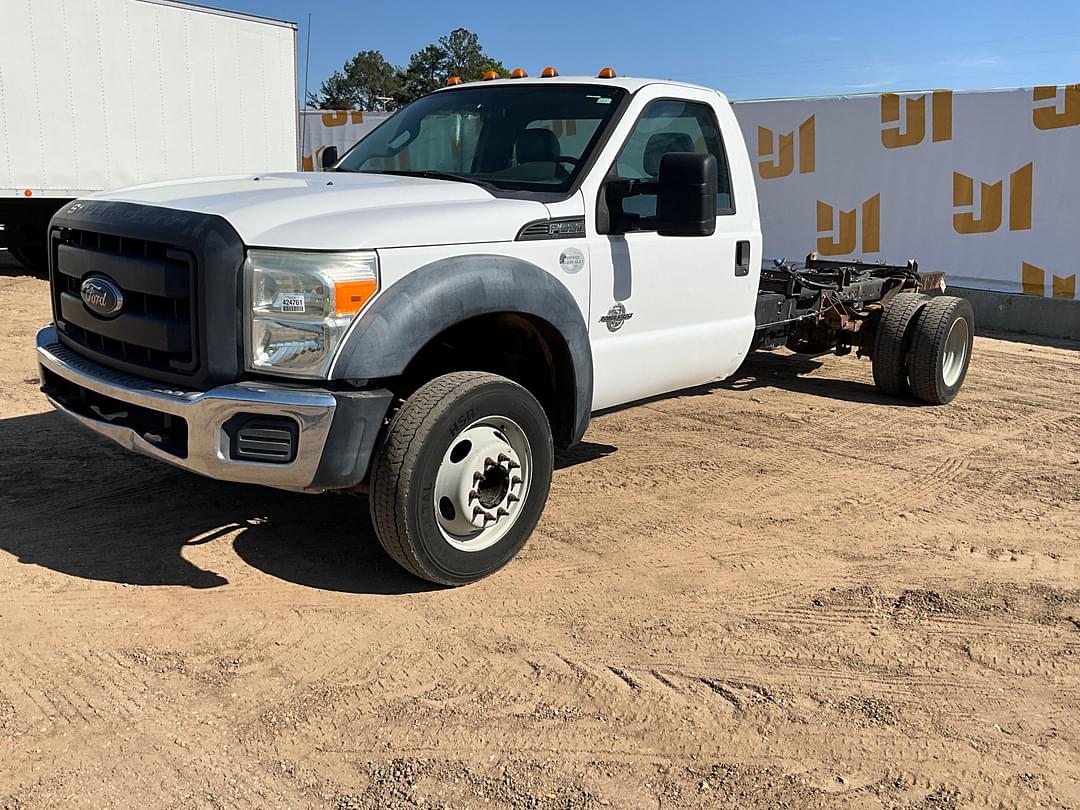 Image of Ford F-550 Primary image