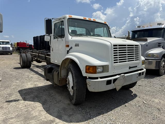 Image of International 4700 equipment image 2