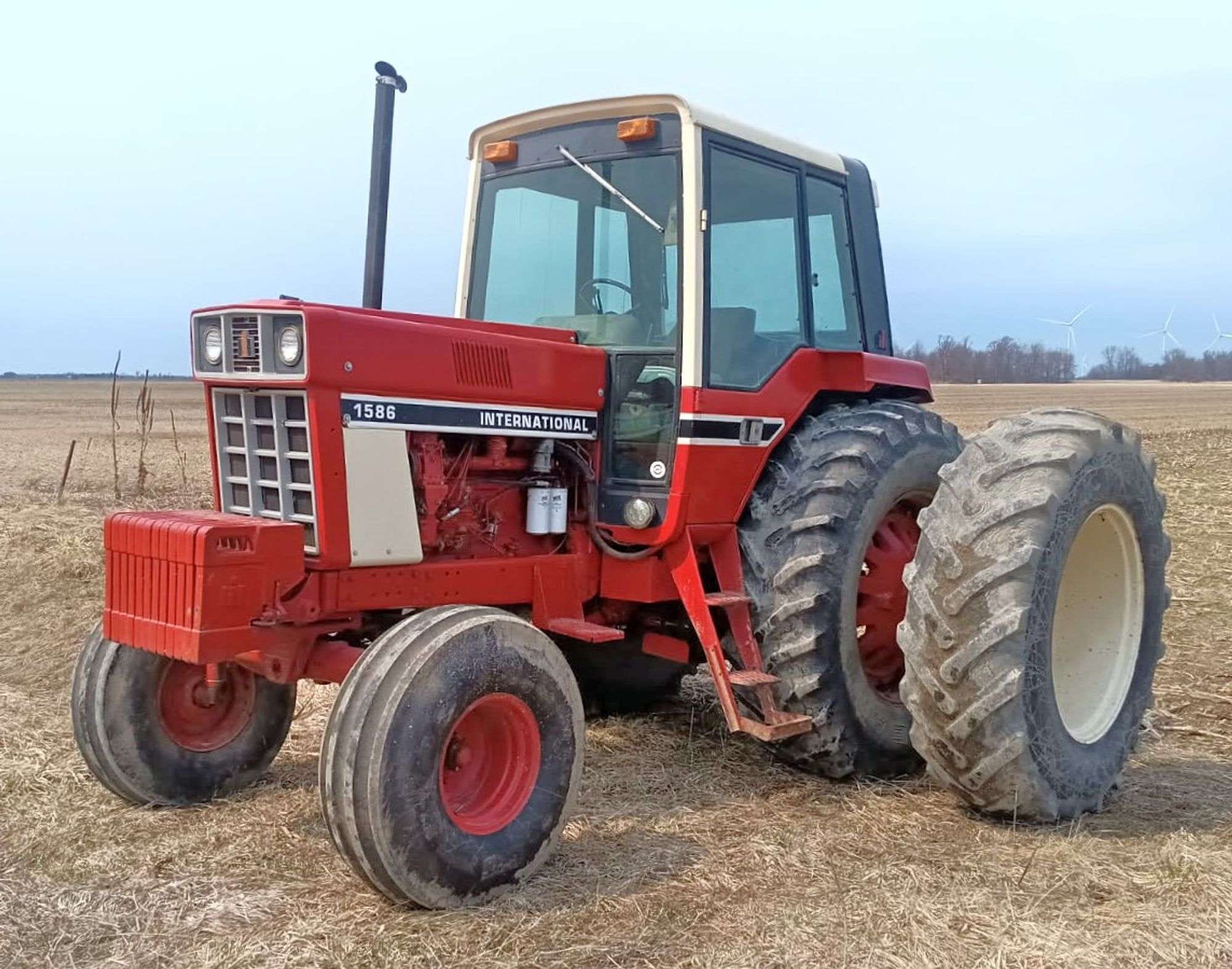 International Harvester 1586 Equipment Image0