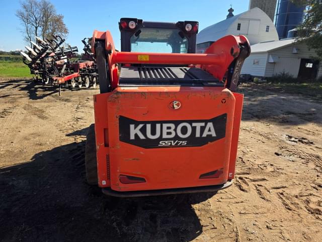 Image of Kubota SSV75 equipment image 4