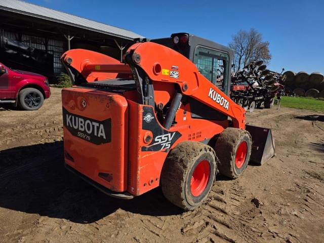 Image of Kubota SSV75 equipment image 3