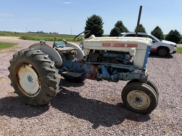 Image of Ford 901 equipment image 2