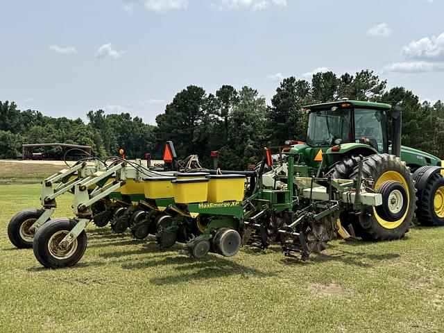 Image of John Deere 1700 equipment image 4