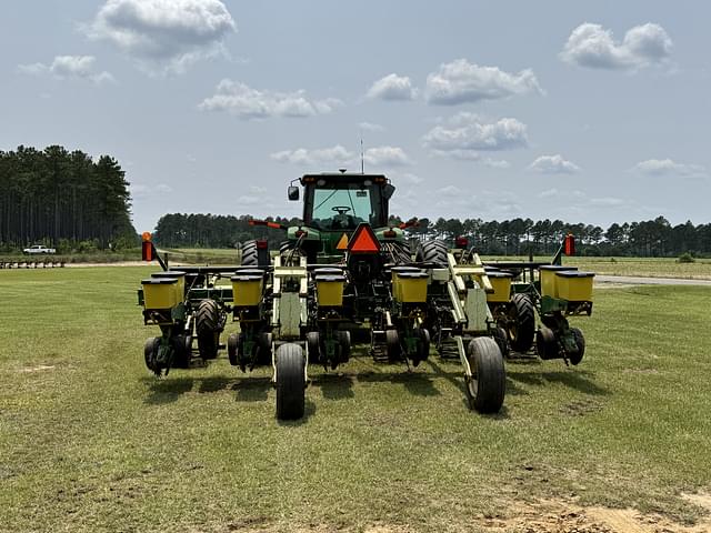 Image of John Deere 1700 equipment image 3