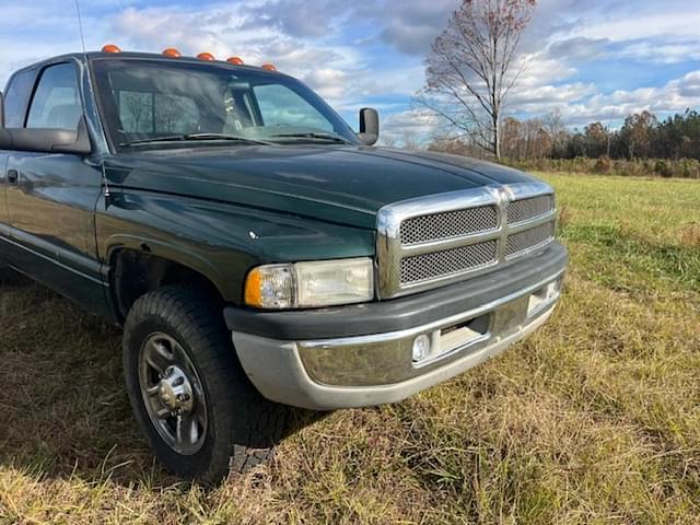 Image of Dodge Ram 2500 equipment image 2