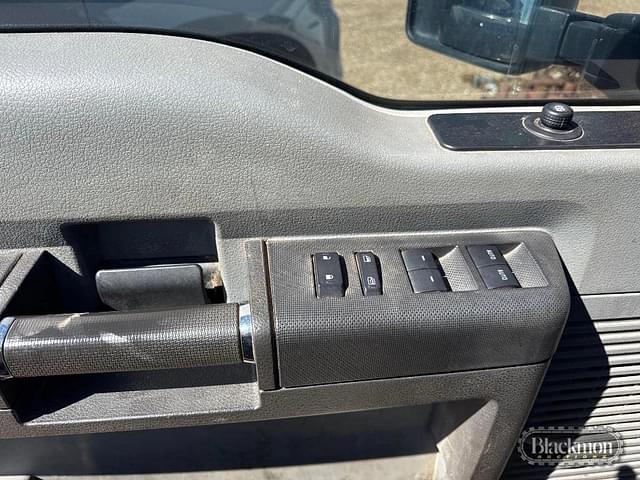 Image of Ford F-250 equipment image 4