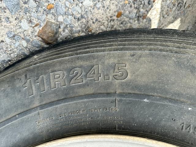 Image of Peterbilt 379 equipment image 4