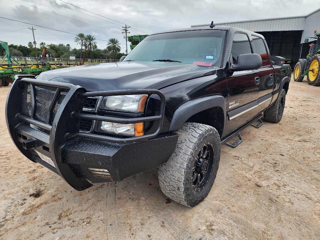 Image of Chevrolet 2500HD Primary image