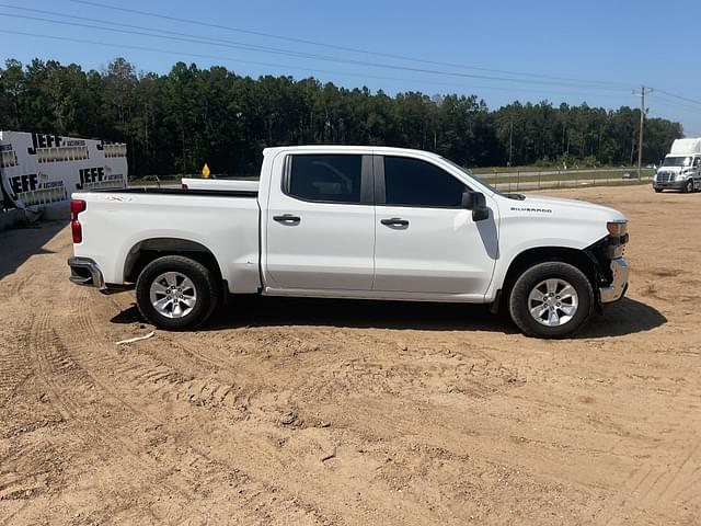 Image of Chevrolet Silverado equipment image 3